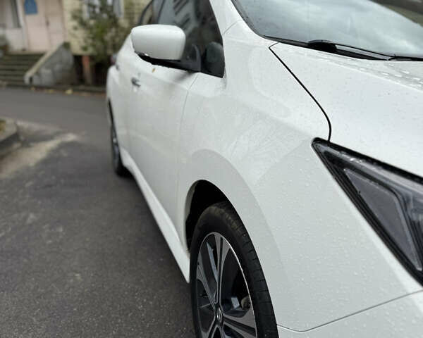 Белый Ниссан Лиф, объемом двигателя 0 л и пробегом 69 тыс. км за 14990 $, фото 19 на Automoto.ua