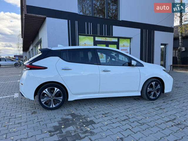 Белый Ниссан Лиф, объемом двигателя 0 л и пробегом 69 тыс. км за 14990 $, фото 1 на Automoto.ua