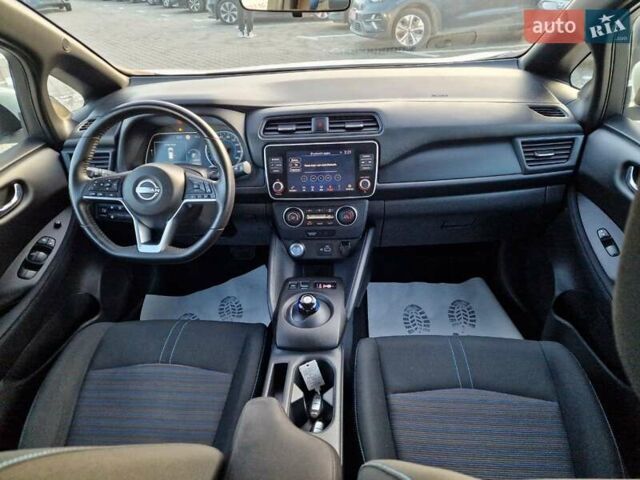 Белый Ниссан Лиф, объемом двигателя 0 л и пробегом 93 тыс. км за 14600 $, фото 32 на Automoto.ua