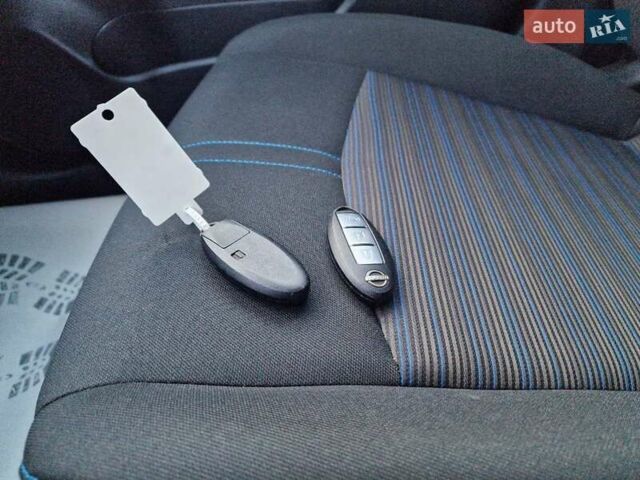 Белый Ниссан Лиф, объемом двигателя 0 л и пробегом 93 тыс. км за 14600 $, фото 33 на Automoto.ua