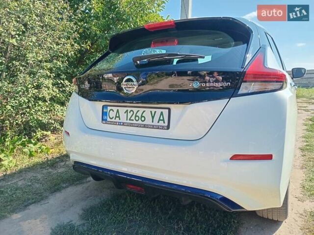 Білий Ніссан Ліф, об'ємом двигуна 0 л та пробігом 27 тис. км за 16800 $, фото 21 на Automoto.ua