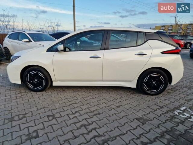 Белый Ниссан Лиф, объемом двигателя 0 л и пробегом 93 тыс. км за 14600 $, фото 16 на Automoto.ua