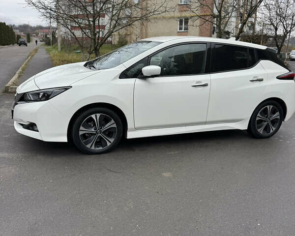 Белый Ниссан Лиф, объемом двигателя 0 л и пробегом 69 тыс. км за 14990 $, фото 27 на Automoto.ua