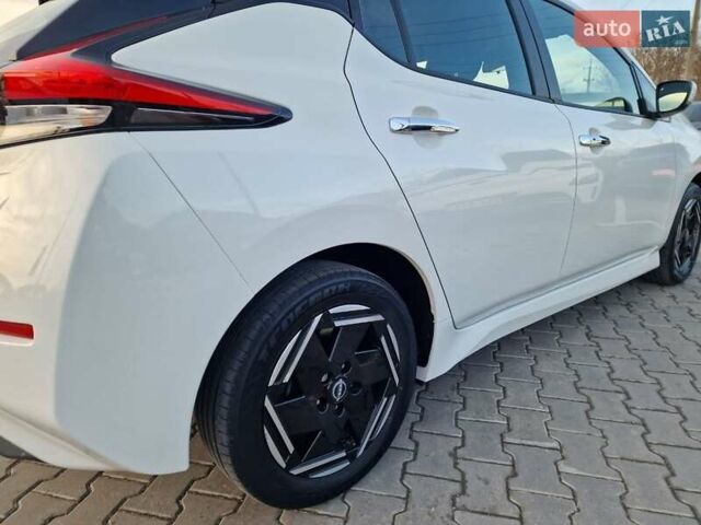 Белый Ниссан Лиф, объемом двигателя 0 л и пробегом 93 тыс. км за 14600 $, фото 9 на Automoto.ua