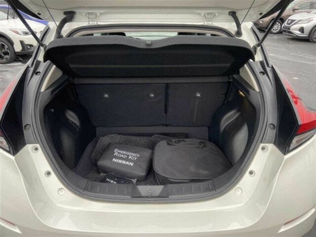 Белый Ниссан Лиф, объемом двигателя 0 л и пробегом 27 тыс. км за 6900 $, фото 12 на Automoto.ua