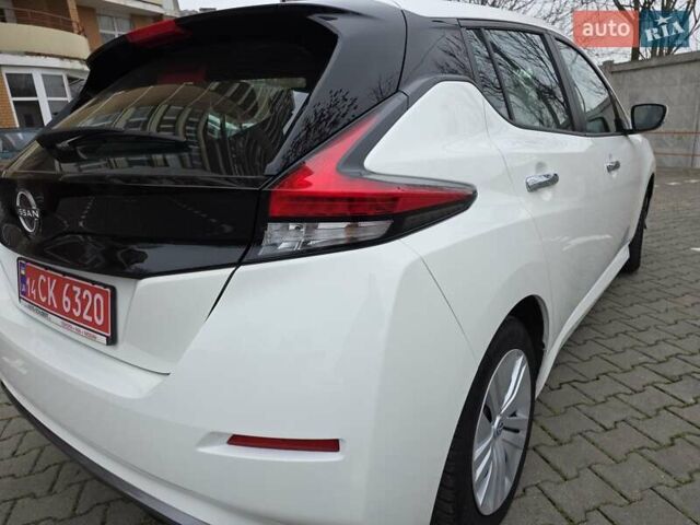 Белый Ниссан Лиф, объемом двигателя 0 л и пробегом 36 тыс. км за 14999 $, фото 12 на Automoto.ua