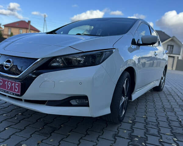 Белый Ниссан Лиф, объемом двигателя 0 л и пробегом 69 тыс. км за 14990 $, фото 7 на Automoto.ua