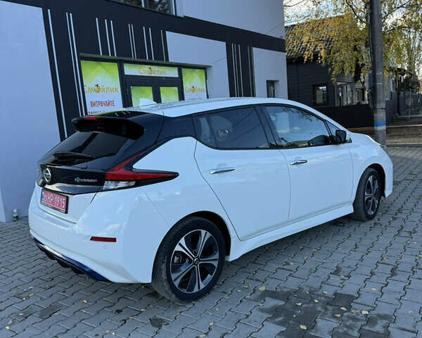 Белый Ниссан Лиф, объемом двигателя 0 л и пробегом 69 тыс. км за 14990 $, фото 2 на Automoto.ua