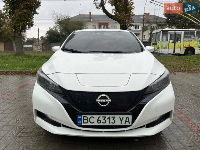 Білий Ніссан Ліф, об'ємом двигуна 0 л та пробігом 64 тис. км за 17000 $, фото 8 на Automoto.ua