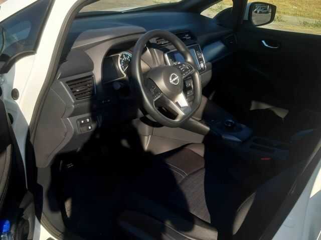 Белый Ниссан Лиф, объемом двигателя 0 л и пробегом 10 тыс. км за 16600 $, фото 4 на Automoto.ua