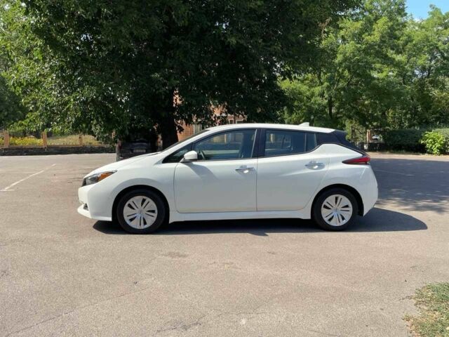 Белый Ниссан Лиф, объемом двигателя 0 л и пробегом 10 тыс. км за 16600 $, фото 2 на Automoto.ua