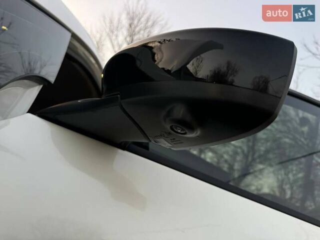 Белый Ниссан Лиф, объемом двигателя 0 л и пробегом 47 тыс. км за 19700 $, фото 49 на Automoto.ua