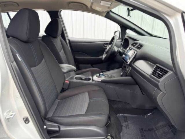 Белый Ниссан Лиф, объемом двигателя 0 л и пробегом 20 тыс. км за 11950 $, фото 12 на Automoto.ua