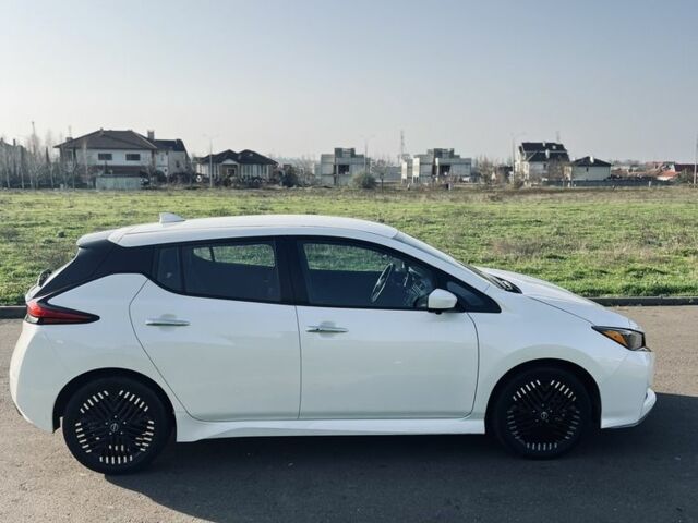 Белый Ниссан Лиф, объемом двигателя 0 л и пробегом 11 тыс. км за 19950 $, фото 2 на Automoto.ua