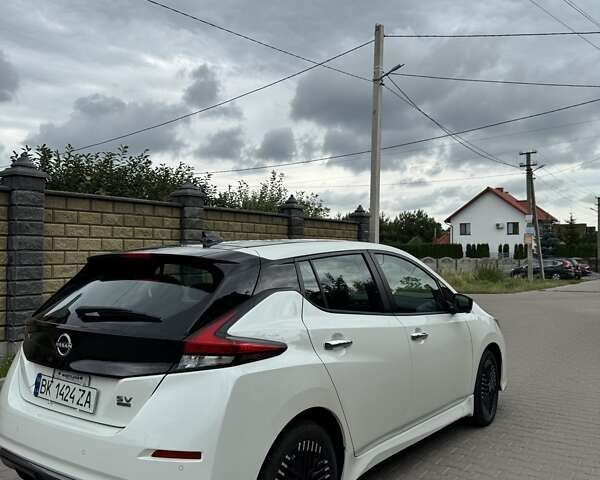 Білий Ніссан Ліф, об'ємом двигуна 0 л та пробігом 1 тис. км за 25999 $, фото 15 на Automoto.ua