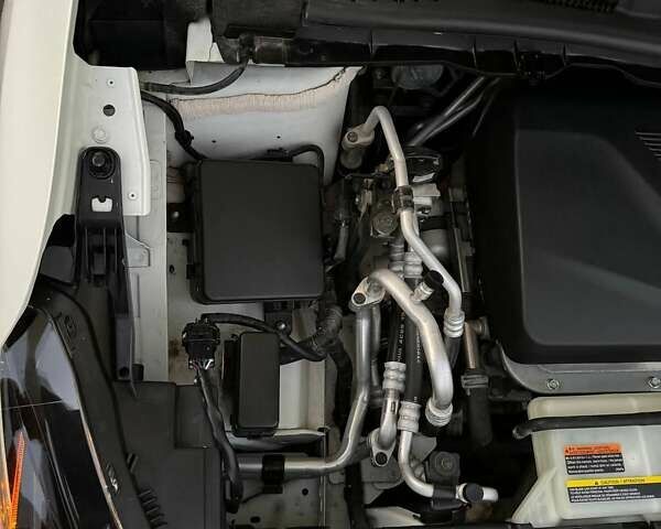 Белый Ниссан Лиф, объемом двигателя 0 л и пробегом 47 тыс. км за 19700 $, фото 52 на Automoto.ua