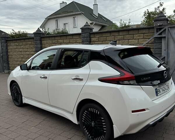 Білий Ніссан Ліф, об'ємом двигуна 0 л та пробігом 1 тис. км за 25999 $, фото 6 на Automoto.ua