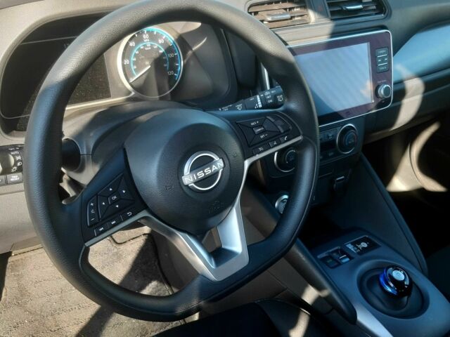 Белый Ниссан Лиф, объемом двигателя 0 л и пробегом 10 тыс. км за 16600 $, фото 9 на Automoto.ua