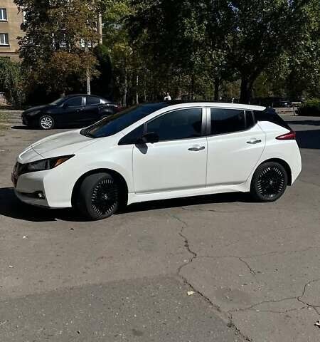 Білий Ніссан Ліф, об'ємом двигуна 0 л та пробігом 10 тис. км за 22200 $, фото 16 на Automoto.ua