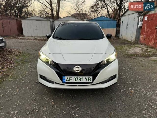 Белый Ниссан Лиф, объемом двигателя 0 л и пробегом 47 тыс. км за 19700 $, фото 2 на Automoto.ua