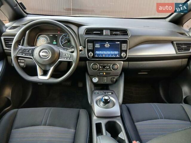 Белый Ниссан Лиф, объемом двигателя 0 л и пробегом 19 тыс. км за 17000 $, фото 10 на Automoto.ua