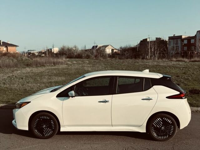 Белый Ниссан Лиф, объемом двигателя 0 л и пробегом 11 тыс. км за 19950 $, фото 4 на Automoto.ua