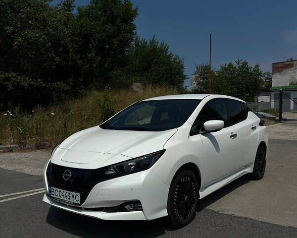 Білий Ніссан Ліф, об'ємом двигуна 0 л та пробігом 26 тис. км за 22500 $, фото 2 на Automoto.ua
