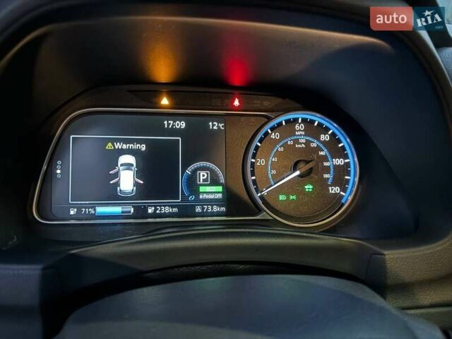 Белый Ниссан Лиф, объемом двигателя 0 л и пробегом 47 тыс. км за 19700 $, фото 12 на Automoto.ua