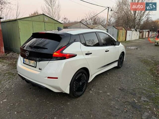 Белый Ниссан Лиф, объемом двигателя 0 л и пробегом 47 тыс. км за 19700 $, фото 3 на Automoto.ua