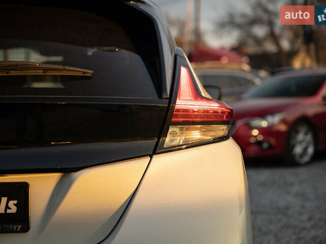 Белый Ниссан Лиф, объемом двигателя 0 л и пробегом 1 тыс. км за 21500 $, фото 7 на Automoto.ua