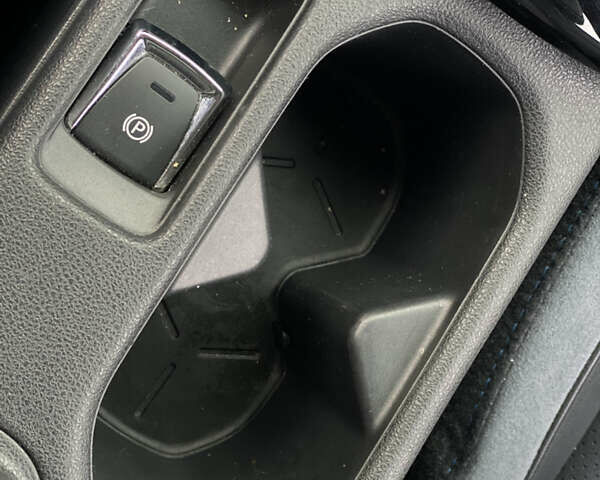 Белый Ниссан Лиф, объемом двигателя 0 л и пробегом 21 тыс. км за 16700 $, фото 47 на Automoto.ua