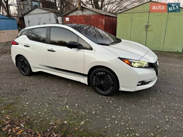 Белый Ниссан Лиф, объемом двигателя 0 л и пробегом 47 тыс. км за 19700 $, фото 6 на Automoto.ua