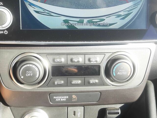 Белый Ниссан Лиф, объемом двигателя 0 л и пробегом 10 тыс. км за 16600 $, фото 18 на Automoto.ua