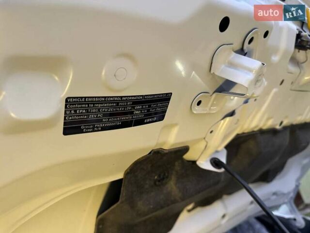 Белый Ниссан Лиф, объемом двигателя 0 л и пробегом 47 тыс. км за 19700 $, фото 54 на Automoto.ua