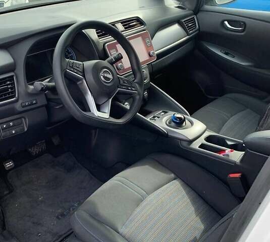 Белый Ниссан Лиф, объемом двигателя 0 л и пробегом 10 тыс. км за 16500 $, фото 8 на Automoto.ua