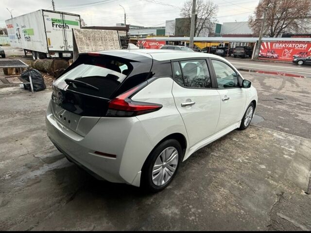 Белый Ниссан Лиф, объемом двигателя 0 л и пробегом 13 тыс. км за 486 $, фото 1 на Automoto.ua