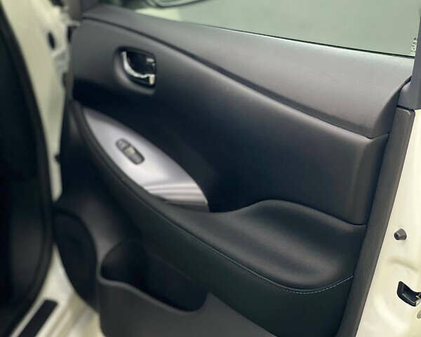 Белый Ниссан Лиф, объемом двигателя 0 л и пробегом 12 тыс. км за 20499 $, фото 13 на Automoto.ua