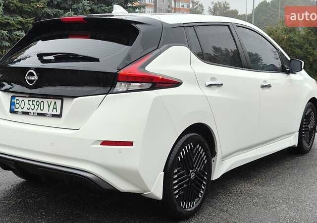 Белый Ниссан Лиф, объемом двигателя 0 л и пробегом 1 тыс. км за 17200 $, фото 5 на Automoto.ua