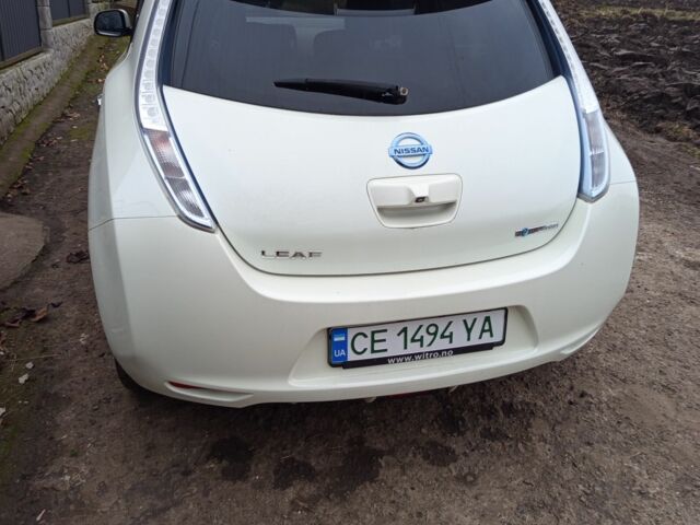 Белый Ниссан Лиф, объемом двигателя 0 л и пробегом 160 тыс. км за 4500 $, фото 2 на Automoto.ua