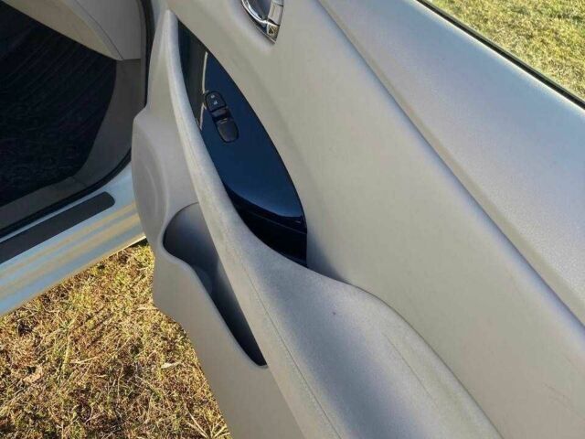 Білий Ніссан Ліф, об'ємом двигуна 0 л та пробігом 116 тис. км за 5200 $, фото 10 на Automoto.ua