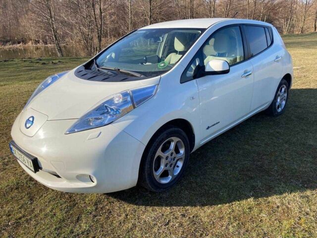 Білий Ніссан Ліф, об'ємом двигуна 0 л та пробігом 116 тис. км за 5200 $, фото 15 на Automoto.ua