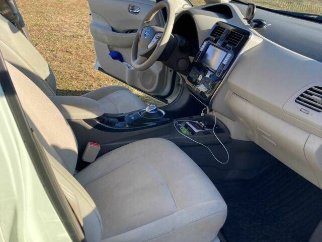 Білий Ніссан Ліф, об'ємом двигуна 0 л та пробігом 116 тис. км за 5200 $, фото 9 на Automoto.ua