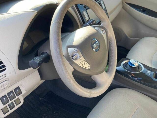 Білий Ніссан Ліф, об'ємом двигуна 0 л та пробігом 116 тис. км за 5200 $, фото 6 на Automoto.ua