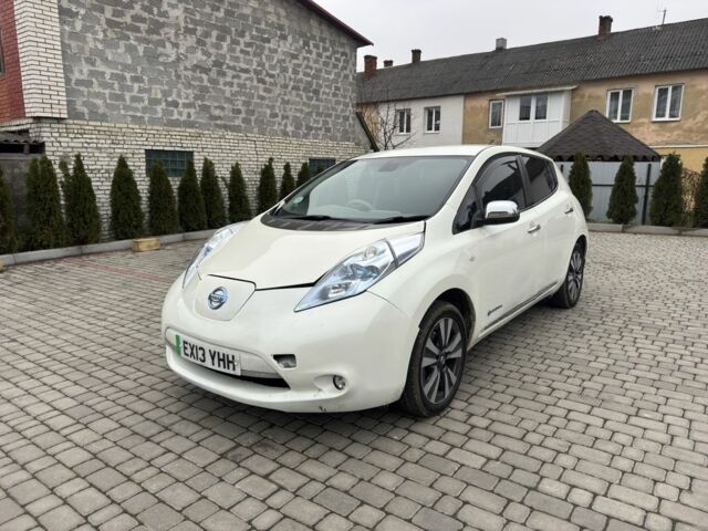 Белый Ниссан Лиф, объемом двигателя 0 л и пробегом 100 тыс. км за 3500 $, фото 2 на Automoto.ua