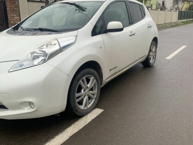 Белый Ниссан Лиф, объемом двигателя 0 л и пробегом 3 тыс. км за 6200 $, фото 5 на Automoto.ua