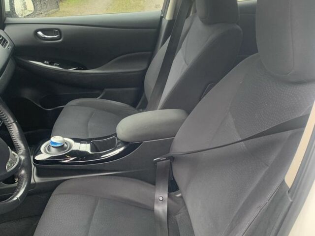 Белый Ниссан Лиф, объемом двигателя 0 л и пробегом 3 тыс. км за 6200 $, фото 4 на Automoto.ua