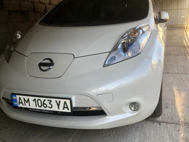 Білий Ніссан Ліф, об'ємом двигуна 0 л та пробігом 135 тис. км за 7777 $, фото 3 на Automoto.ua