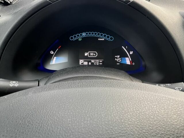 Белый Ниссан Лиф, объемом двигателя 0 л и пробегом 96 тыс. км за 8200 $, фото 5 на Automoto.ua