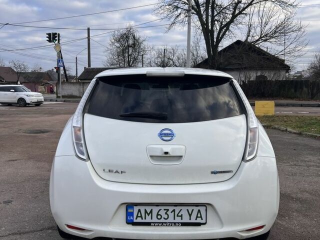 Белый Ниссан Лиф, объемом двигателя 0 л и пробегом 96 тыс. км за 8200 $, фото 2 на Automoto.ua