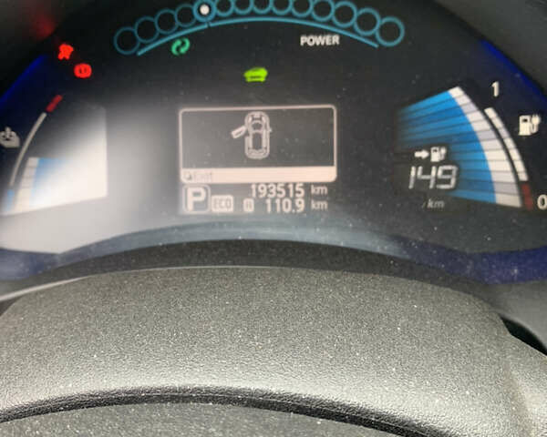 Білий Ніссан Ліф, об'ємом двигуна 0 л та пробігом 199 тис. км за 12500 $, фото 2 на Automoto.ua